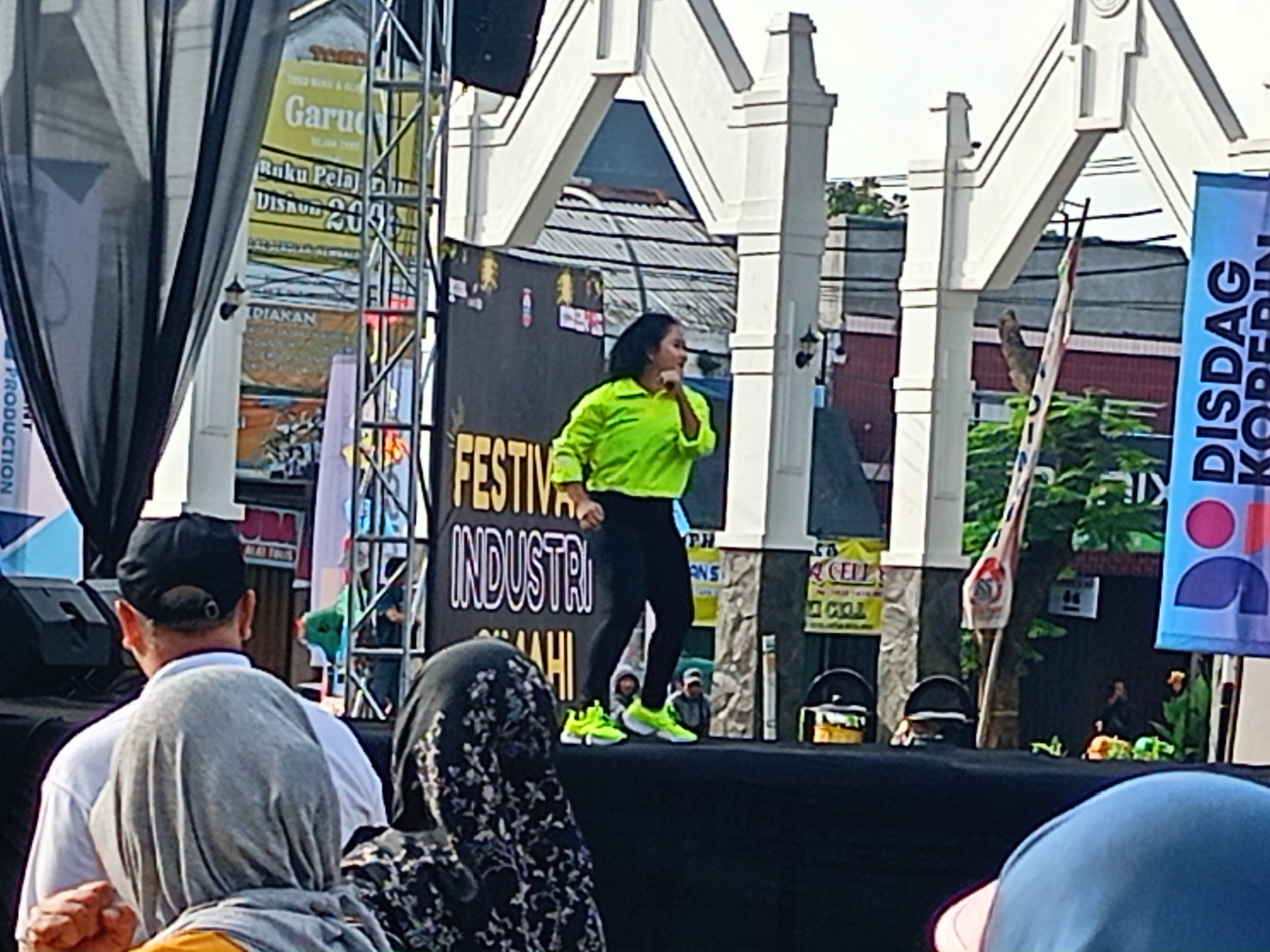 kegiatan-senam-pagi-dlm-rangka-festival-industri-cimahi-2024