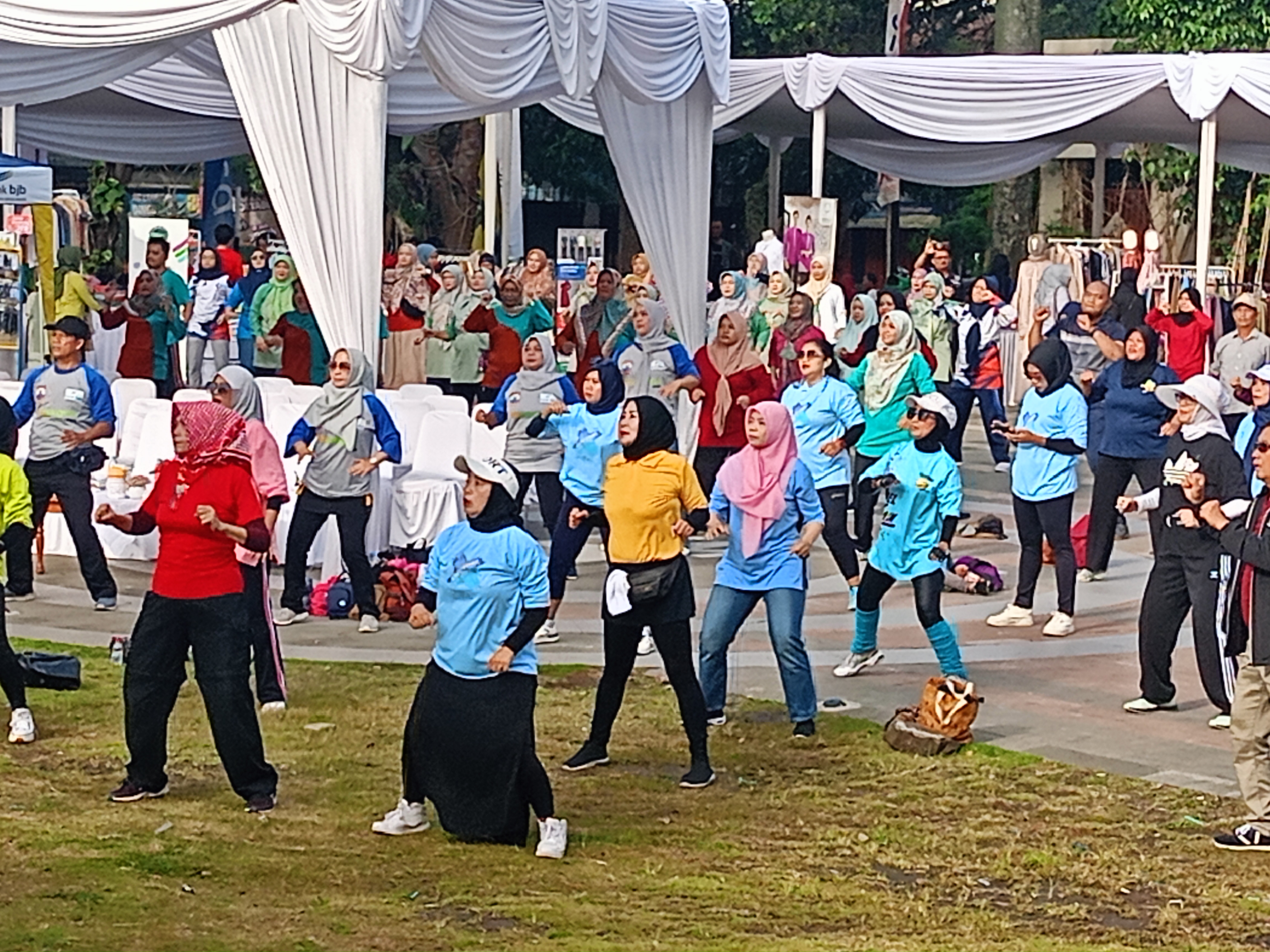kegiatan-senam-pagi-dlm-rangka-festival-industri-cimahi-2024