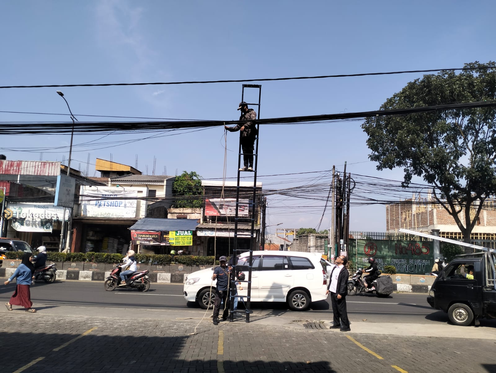 pendampingan-kegiatan-padakefo-perapihan-kabel-udara-fo