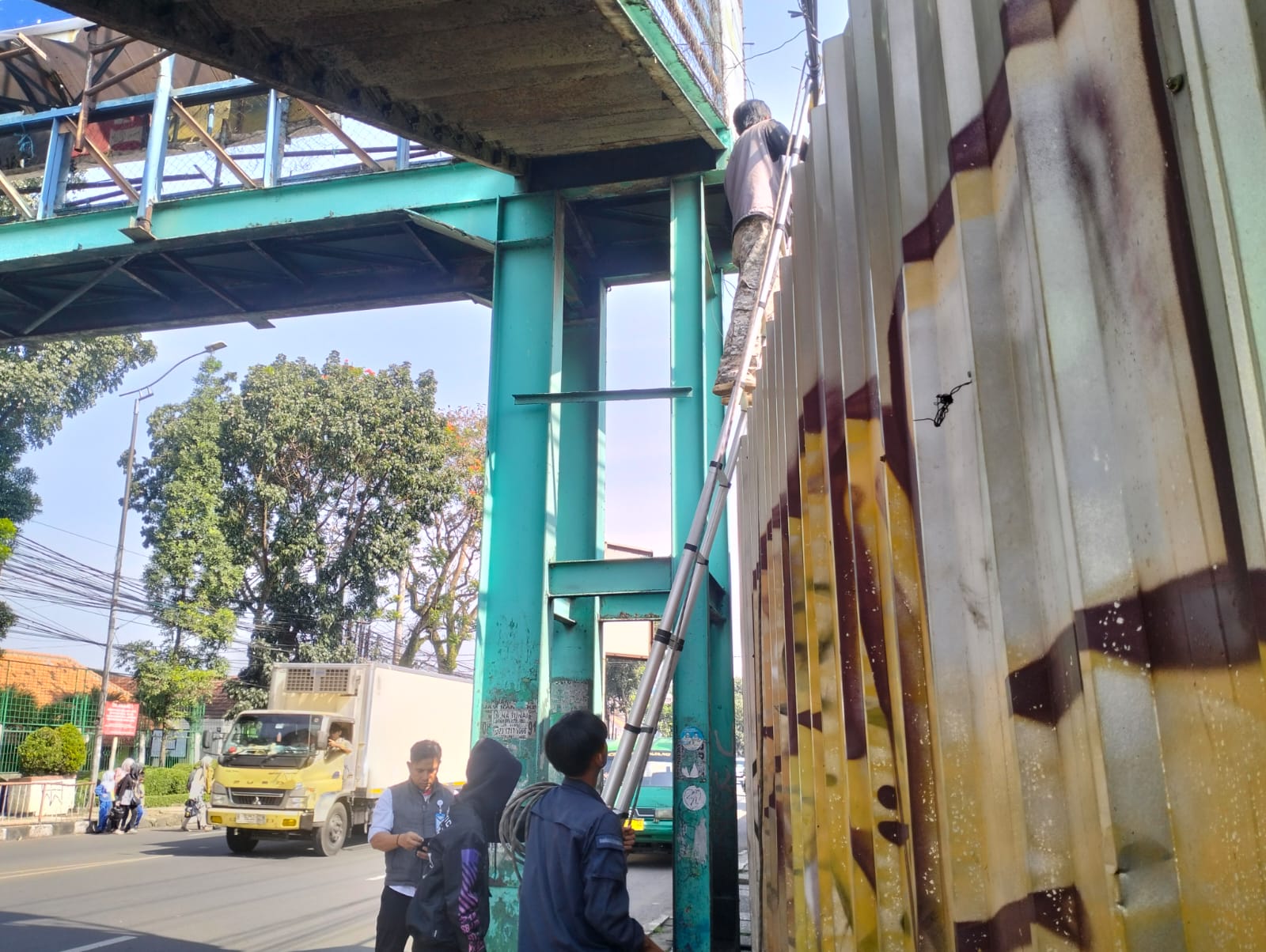 Pendampingan Kegiatan PADAKEFO (Perapihan Kabel Udara FO)